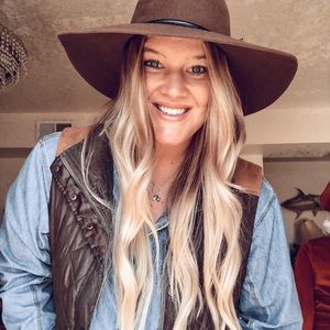 Meet your Posher, Lauren